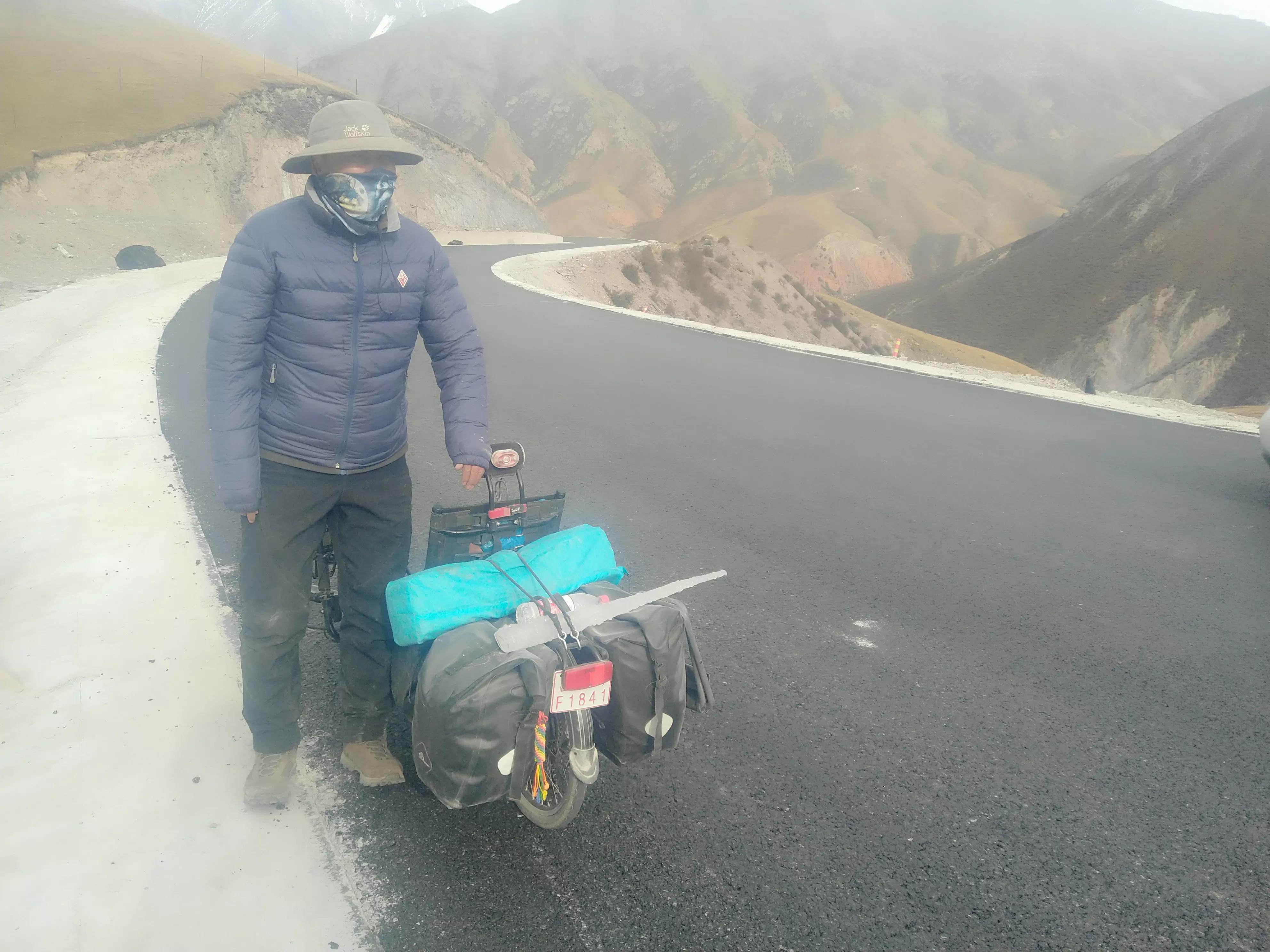 从甘肃翻越祁连山到青海,从肃北到青海沿途风景