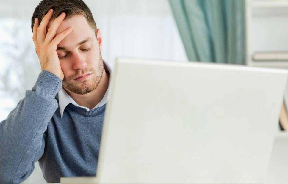 早上睡醒了眼皮眼袋肿是怎么回事,中医治疗眼袋大属于哪个科室