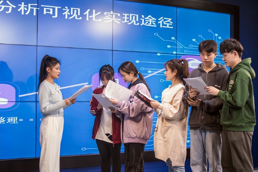 翻转课堂创新形式,翻转课堂模式实现的转变包括