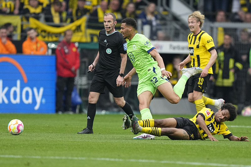 曝曼联高薪强挖曼城青训根基,曼联将对阵曼城八场比赛