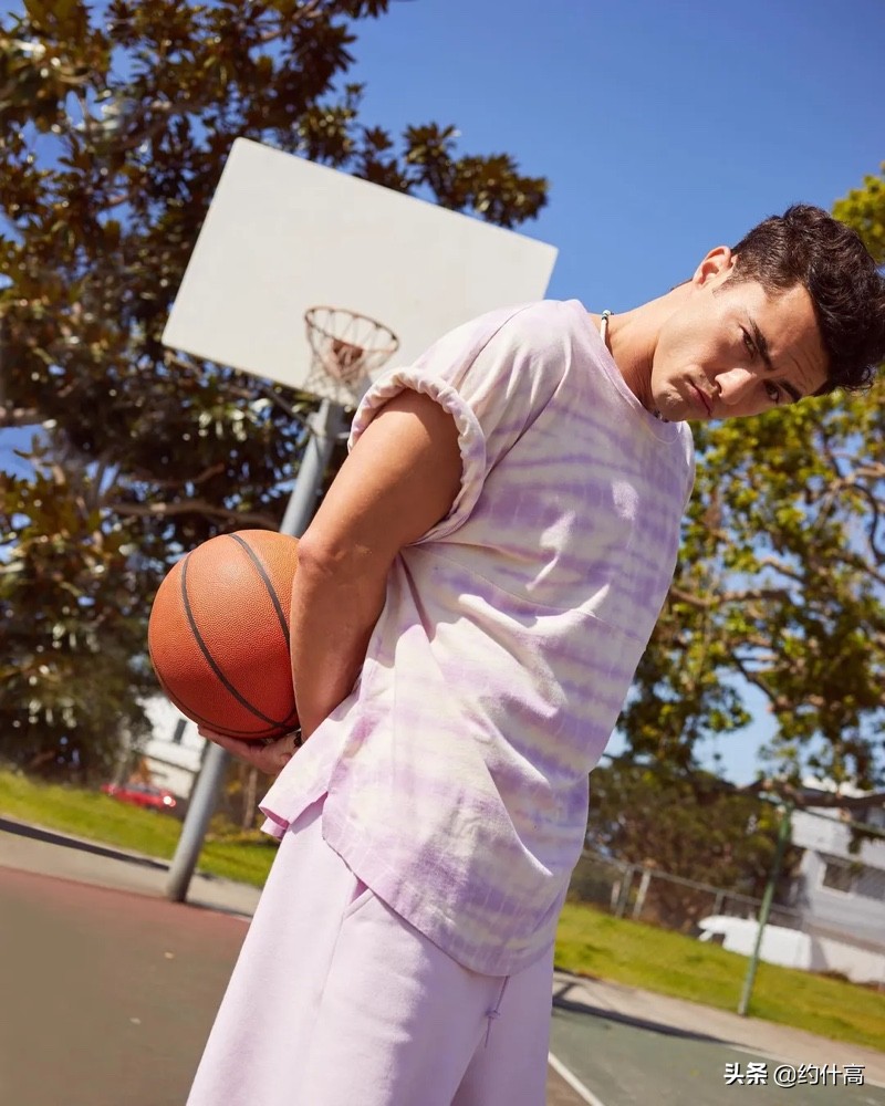 高颜值男模维密,维密秀腹肌男模