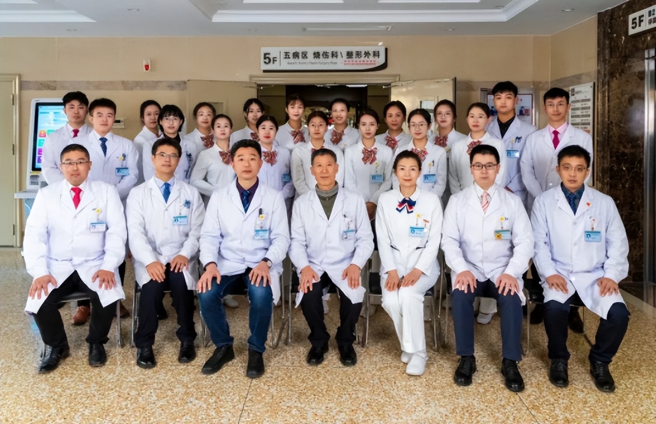 造优秀品牌，铸卓越团队——精湛技术扛起救治伤烧患者的责任