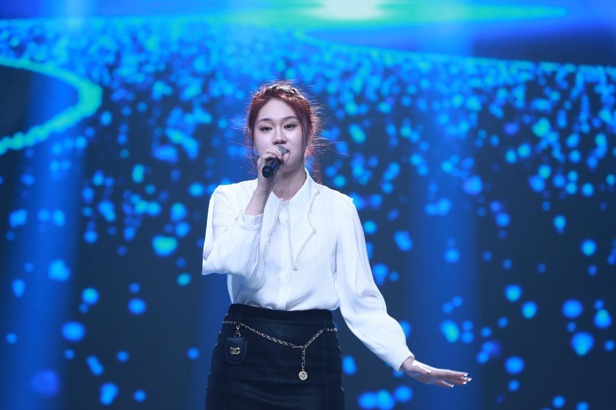 赵晨越发布新歌《不默而生》，传递永不服输正能量