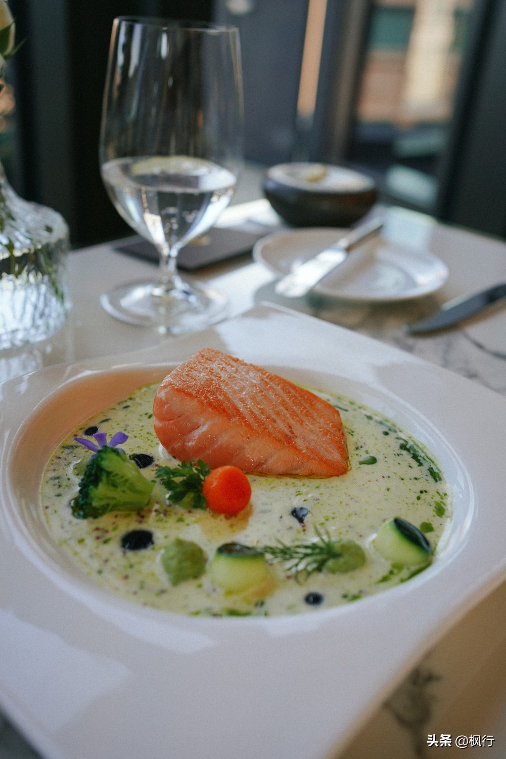 鏂囧崕涓滄柟閰掑簵娉曢,鏂囧崕涓滄柟閰掑簵鏃ュ紡椁愬巺