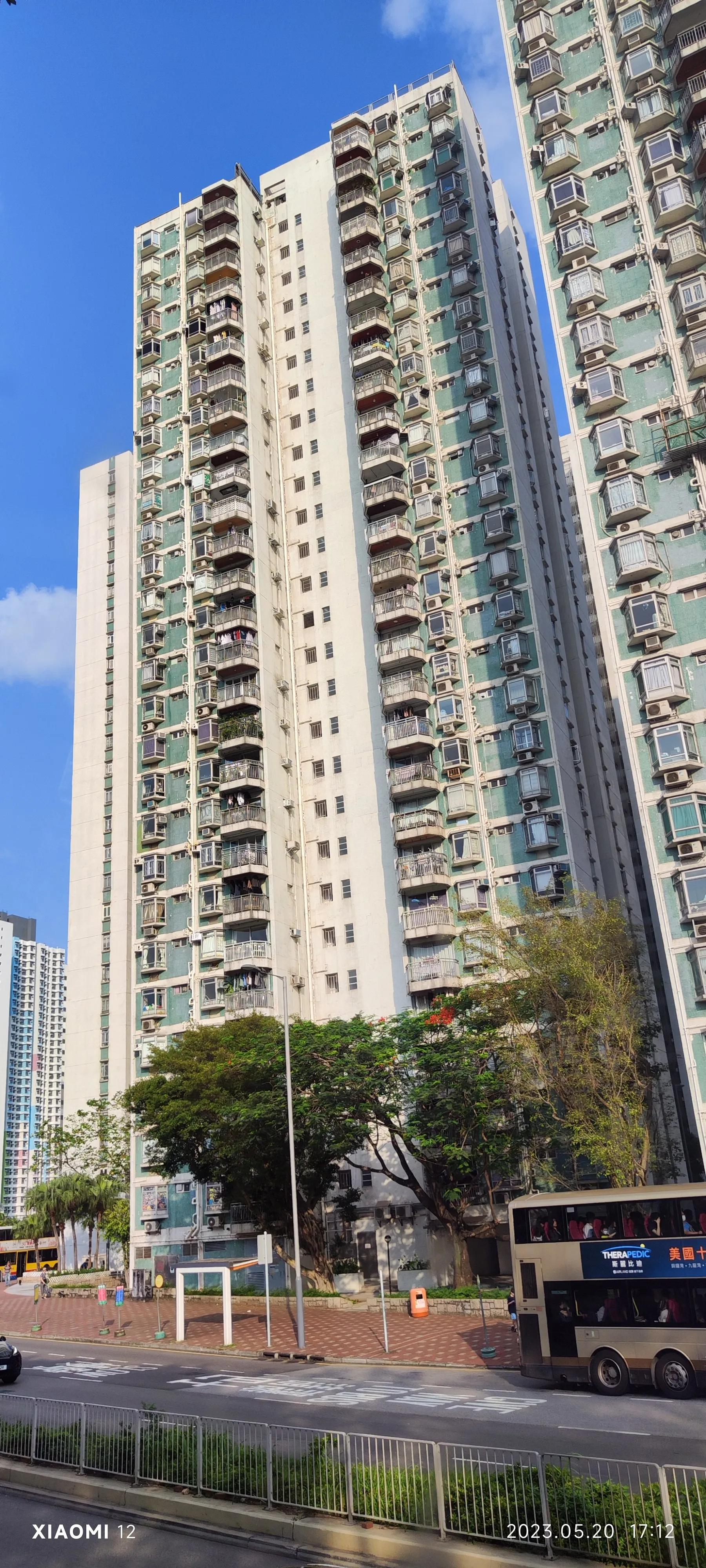 香港大围自由行，重点关注了药品、肉菜以及免税店里香烟的行情