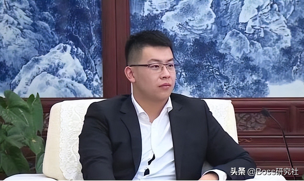 广东揭阳90后首富王泽龙，19岁找父亲借14亿，如今身价115亿