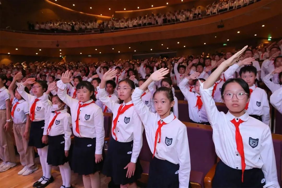 少年儿童心向党活动展览,老少童声颂党恩携手迈向新征程