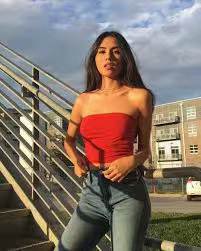 美国女网红出售AI的自己,美国ai网红软件