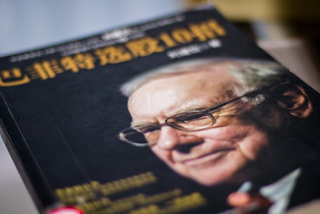 2022巴菲特赚了多少,巴菲特赚了几千亿美金