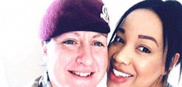 英首例女同性恋夫妇实现“共享母体”，在各自的子宫共孕育一婴儿