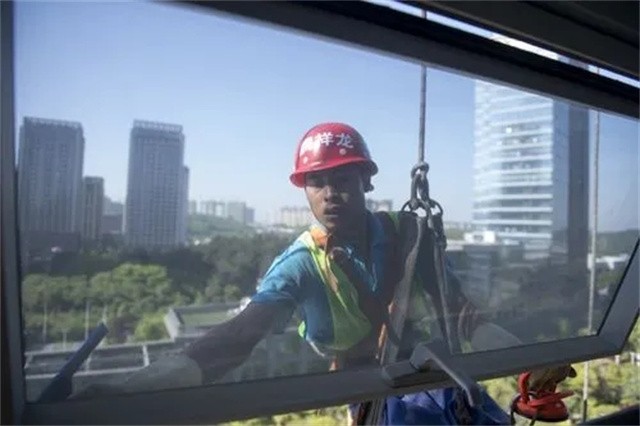 离死亡最近的职业,高空工作坠落死亡事件