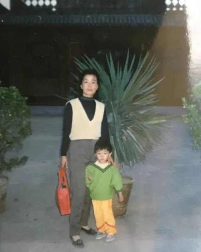 周冬雨马思纯现状,周冬雨马思纯拿奖