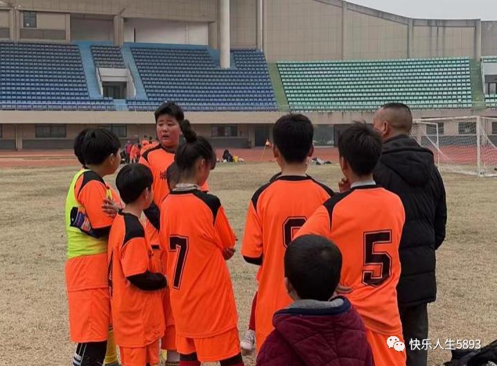 展少年风姿,展少年英姿