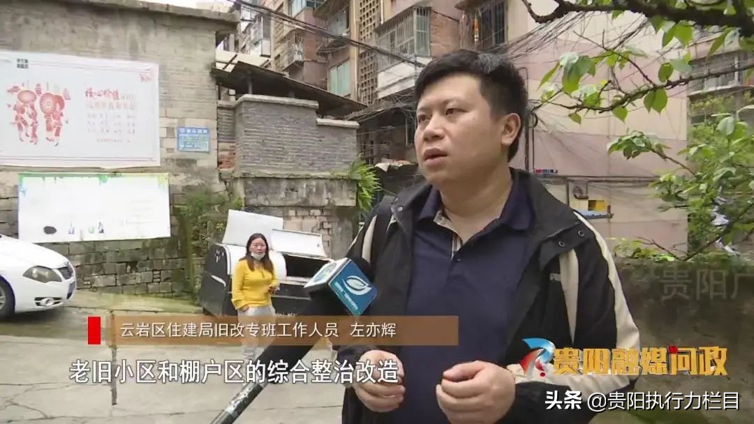 一下大雨就往外冒污水,下雨小区化粪池很臭