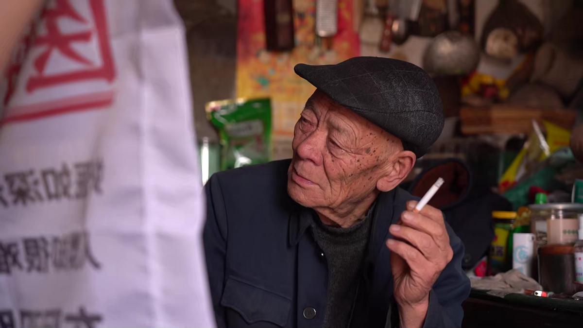 76岁老中医退休后坚持奋斗在一线,103岁老中医分文不取