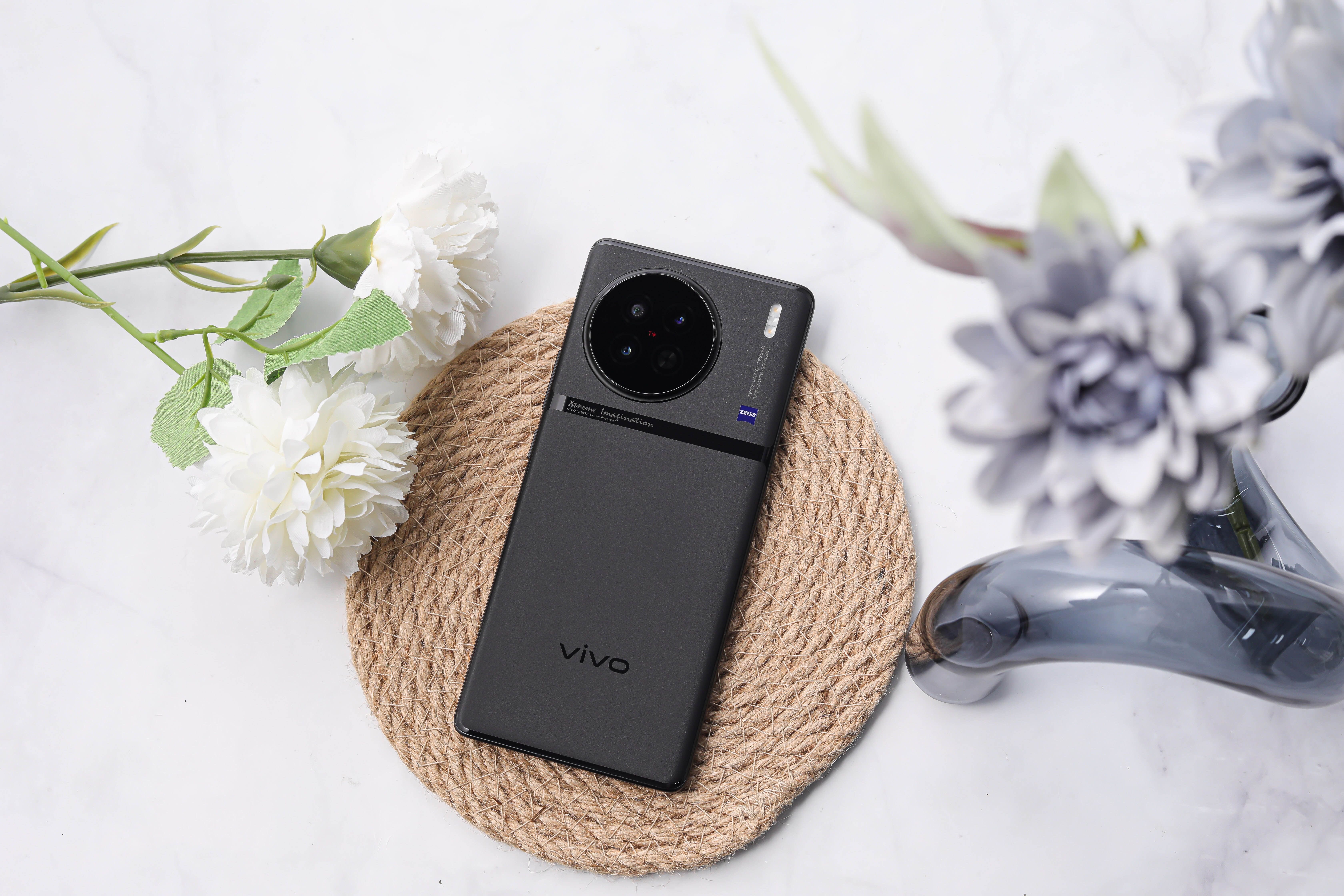 vivoX90开售,起售价3699玩的就是加量不加价