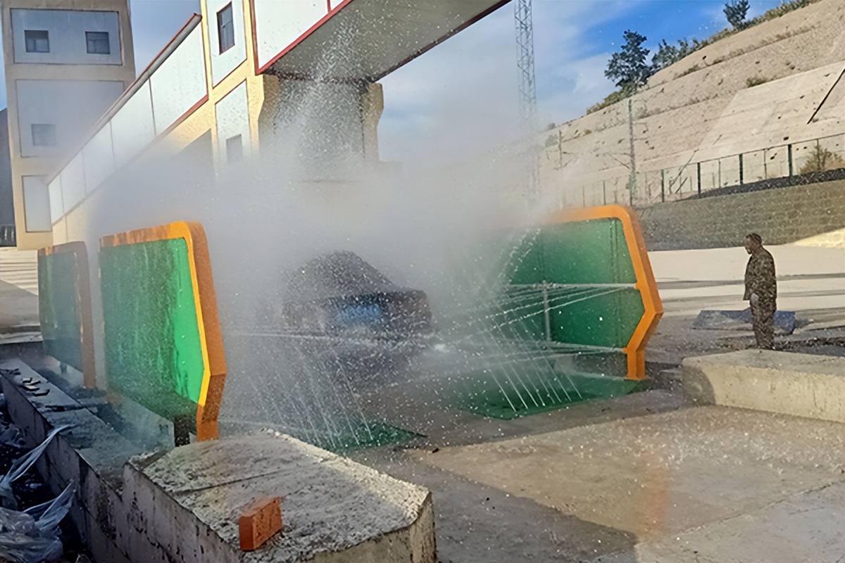 货车自动洗车设备企业,半挂大货车智能洗车设备品牌