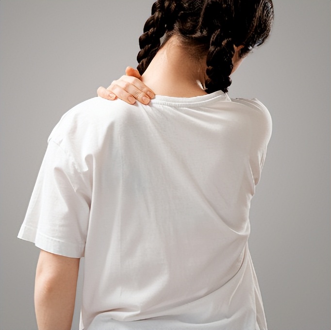 肩膀颈椎肌肉疼怎么办,肩膀疼一直疼是什么原因