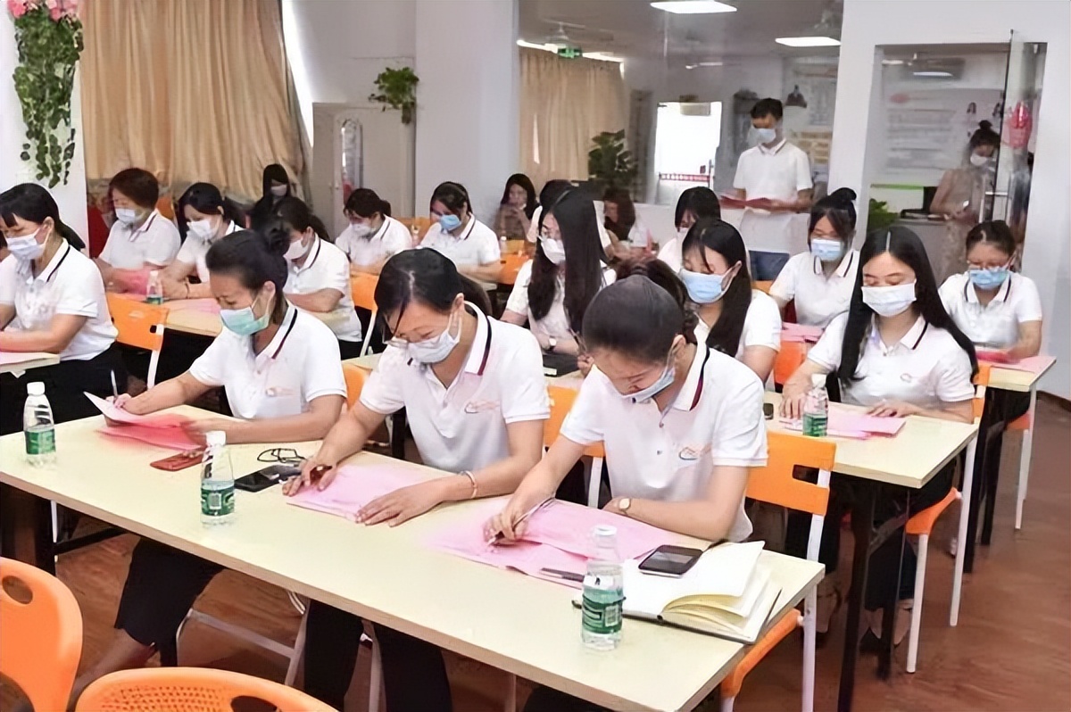 新手开家政公司如何运营,新手开家政公司怎么赚钱