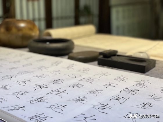 久闻薛山长琴棋书画样样精通,小生仰慕不已,愿跟随山长潜心修习