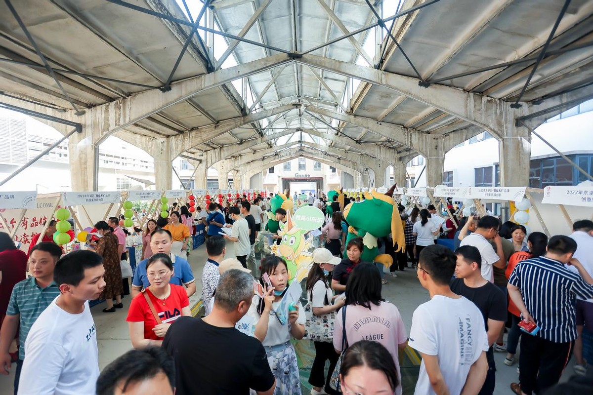 涓滄箹鍒涗笟澶,鍗楁槍澶椁愰ギ鎺ㄥ箍