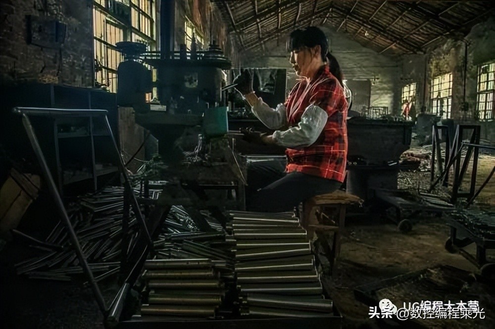 一名女孩从大学毕业后在机械行业干了十年，背后经历让人辛酸……