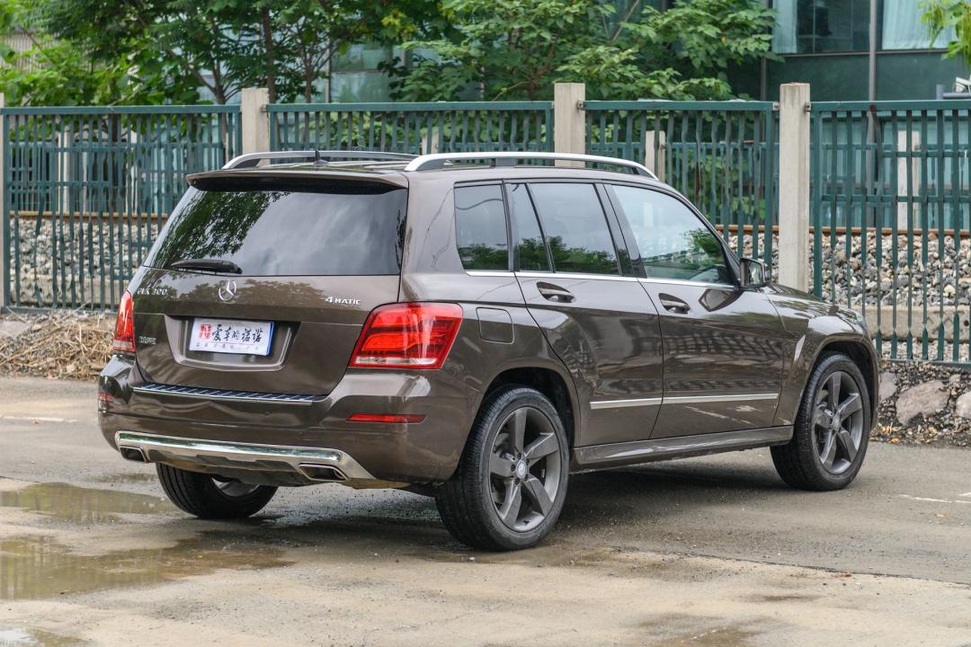 有颜值有面子几万块的二手车,15奔驰glk300二手适合入手吗