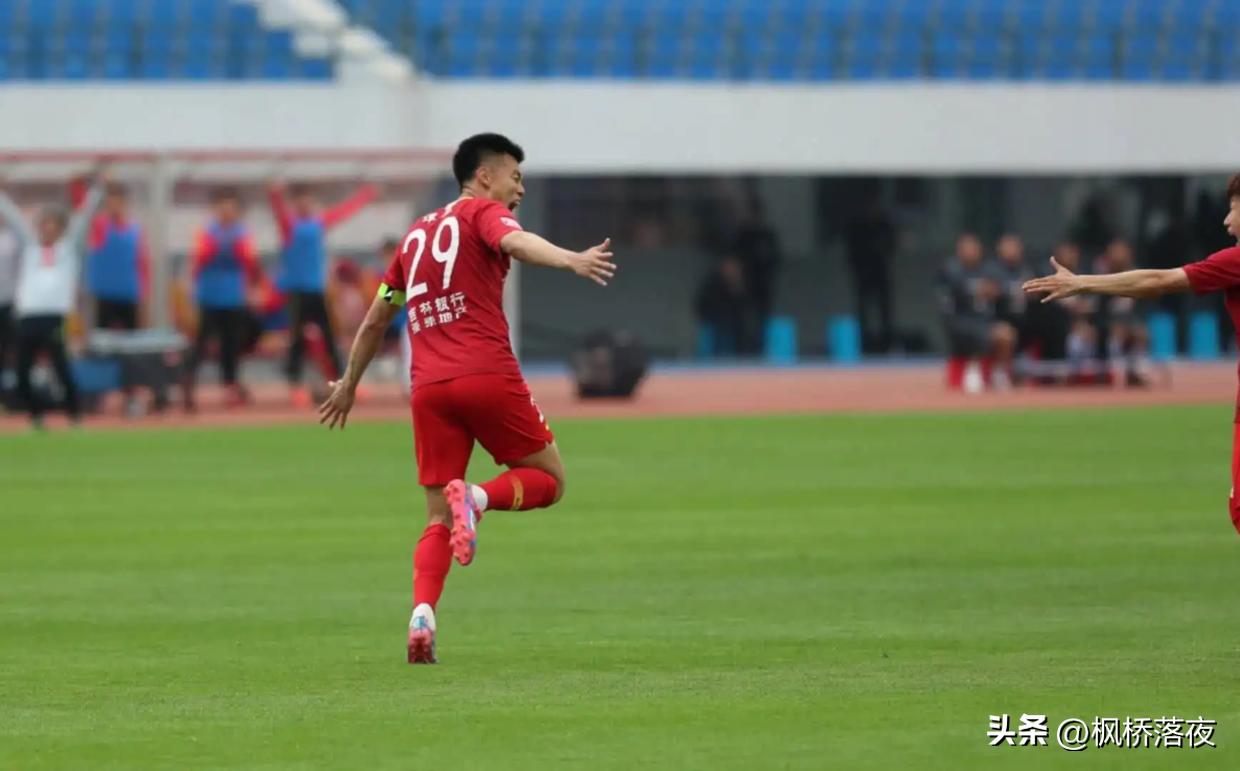 国足12强赛三粒进球,12强赛国足5轮获4分