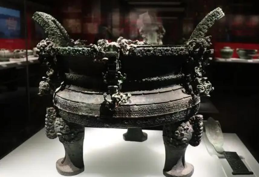 河南一水库水位急剧下降,河南水库发现2500年前古墓