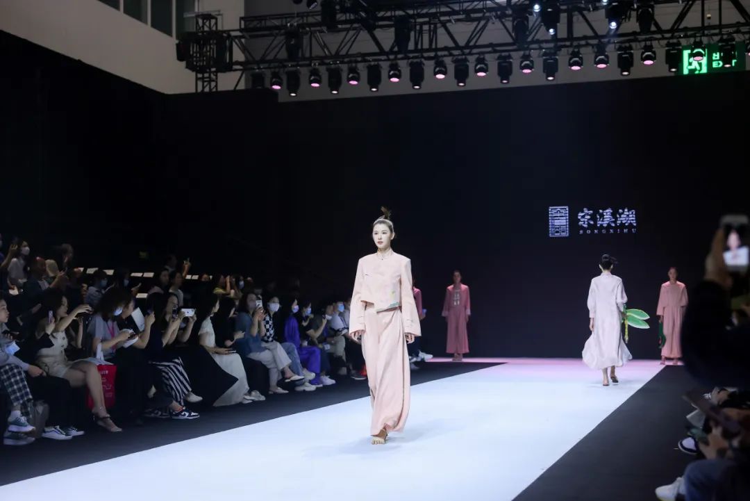 锦绣•新尚||出水芙蓉——江南的夏日浪漫