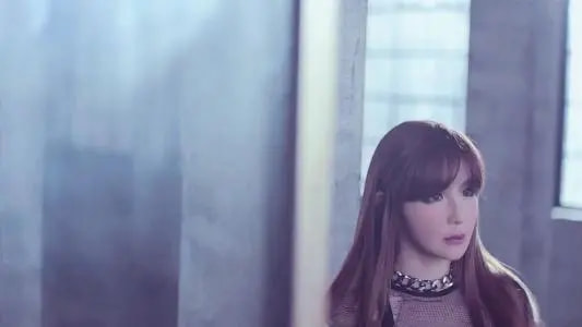 她曾比Lisa还火爆，却因服用“禁药”被*制抵**，如今宛如“充气人”