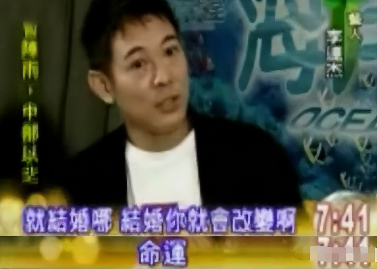 黄秋燕和李连杰有几个孩子,黄秋燕的两个女儿还认李连杰吗