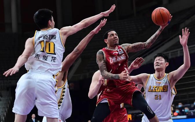 39号裁判杨宏锋没有处罚吗,39号裁判杨宏峰不罚吗