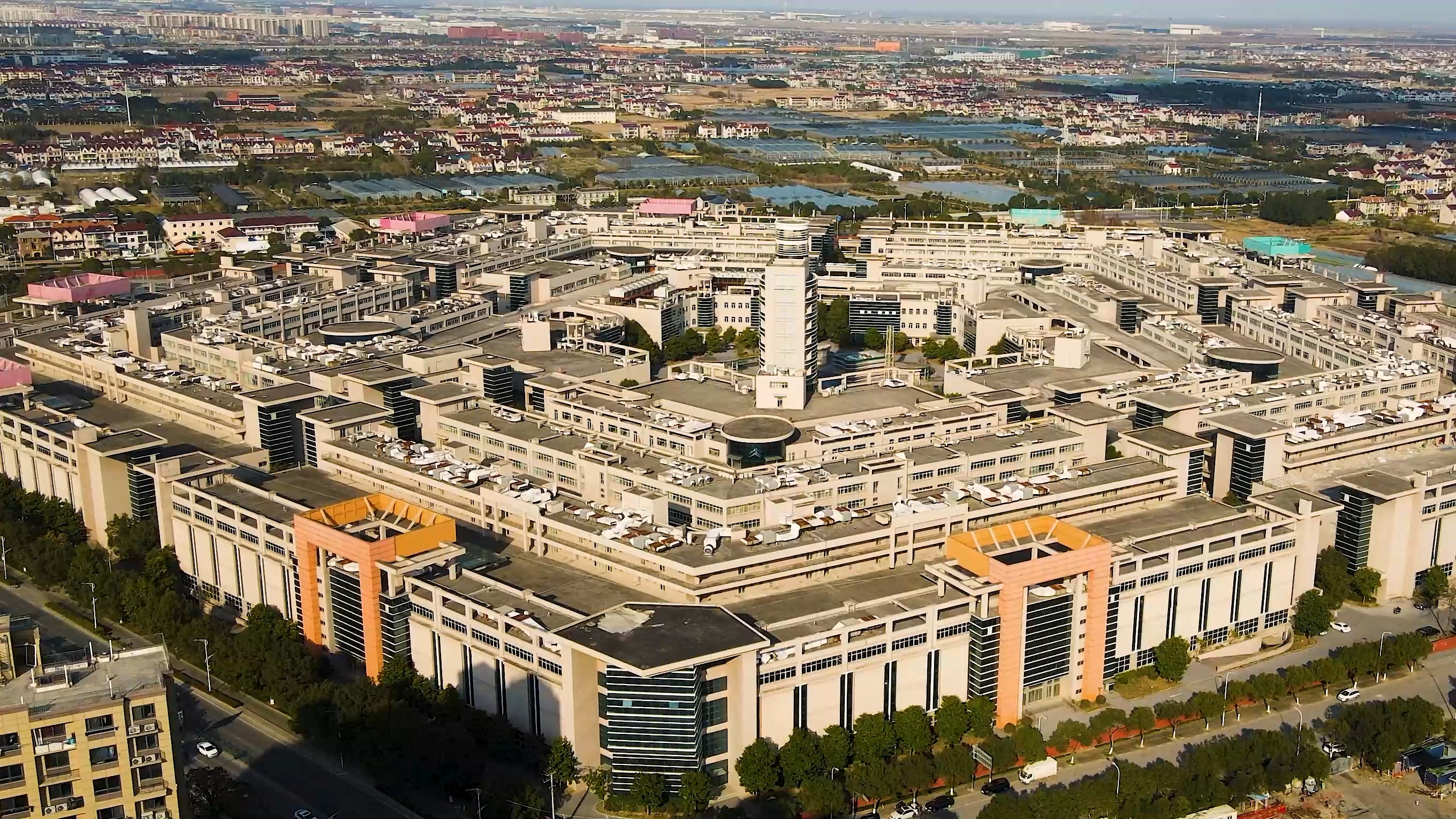 南汇五角大楼现在怎么样了,惠南镇五角大楼为何开不了