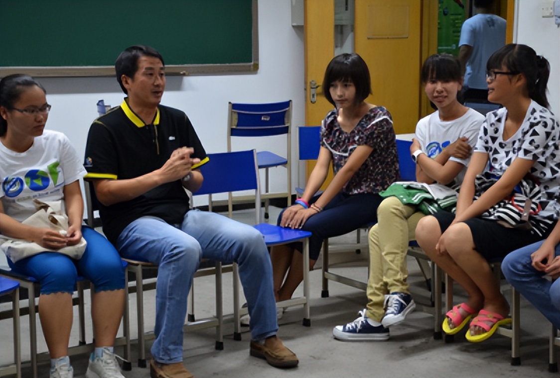 大一开学学生要自我介绍么,学长对大一新生的自我介绍