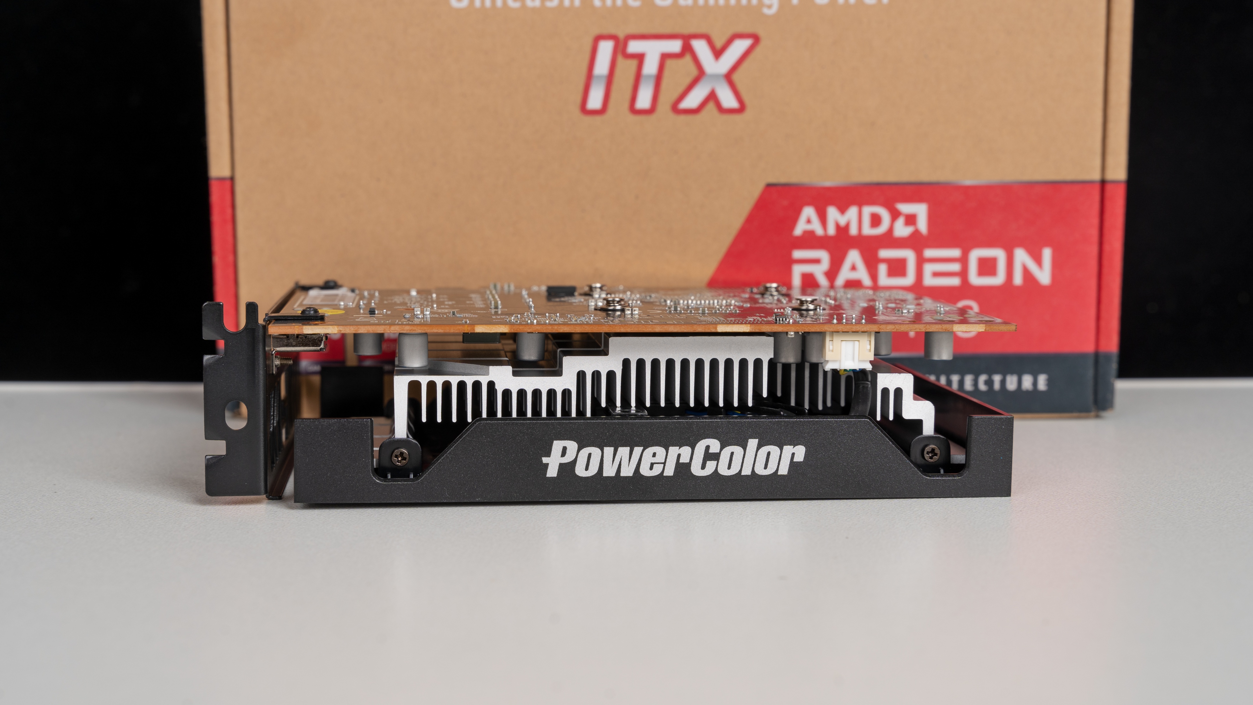 全新千元亮机卡怎么选，RX6400对比GTX1050Ti实测告诉你