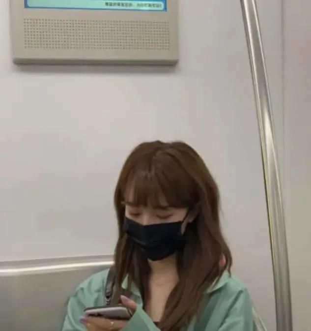 女孩子普遍买苹果手机,为什么女生喜欢苹果手机