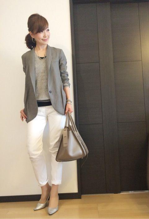 50岁女士头发稀少怎么扎好看,50多岁的短头发扎什么样子好看