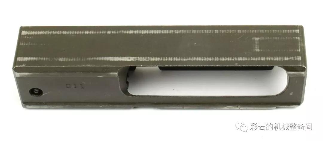 t型冲锋枪,很短的ak式冲锋枪