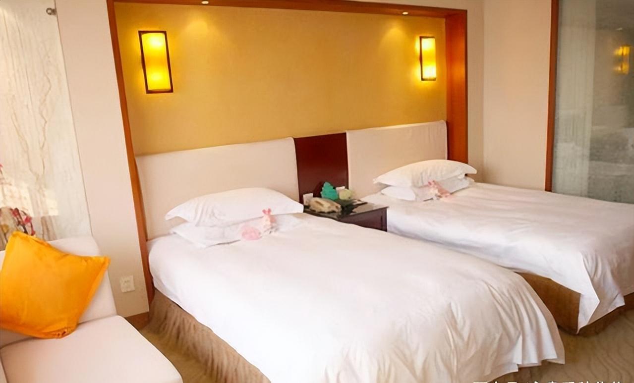 酒店的摄像头一般都在哪里,酒店里最难找到的摄像头在哪里