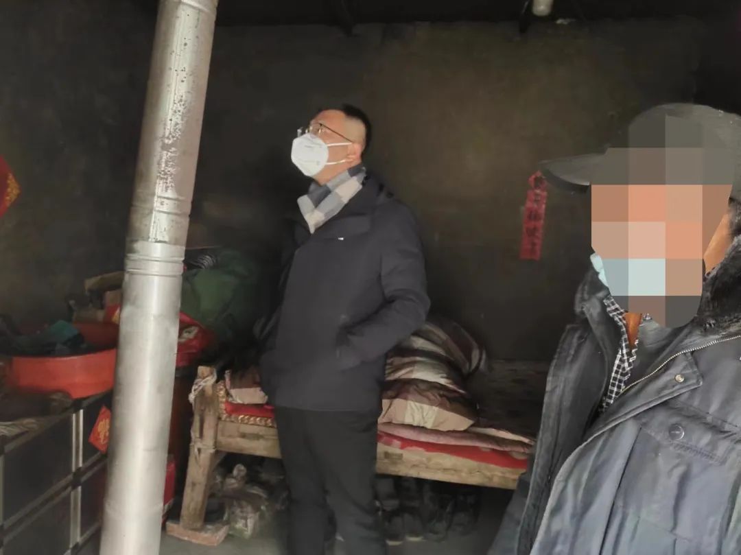 情系老人温暖晚年,情系贫困户冬日送温暖