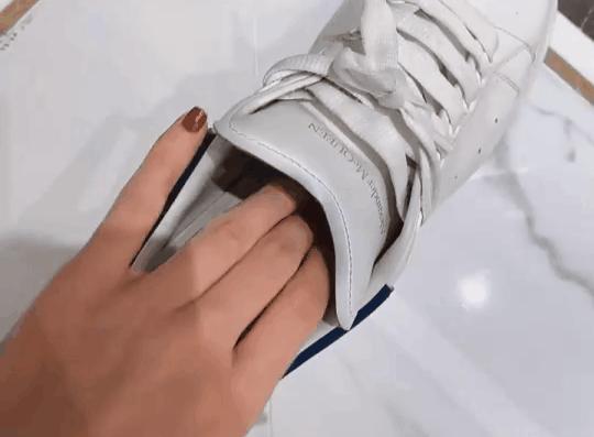 日本人吃饭脱鞋脚臭怎么办,日本人进门脱鞋脚臭么