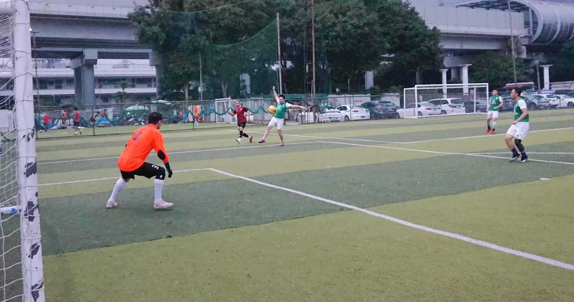 深圳业余足球比赛,深圳业余足球比赛每个球队的合影