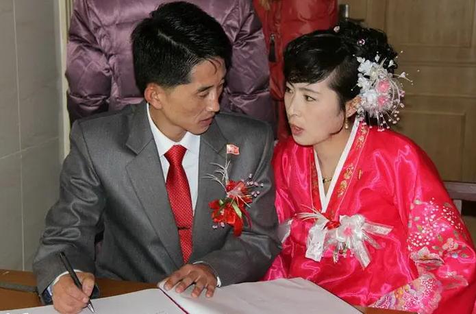 走进朝鲜100元人民币,在朝鲜一千元人民币能买什么