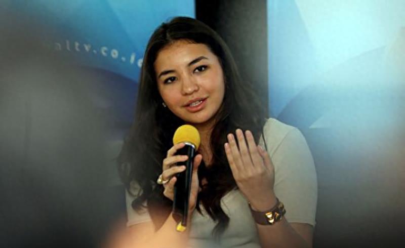 嫩模嫁王子当王妃，却每晚被下药*辱侮**，出逃16张照片*光王曝**子猥琐