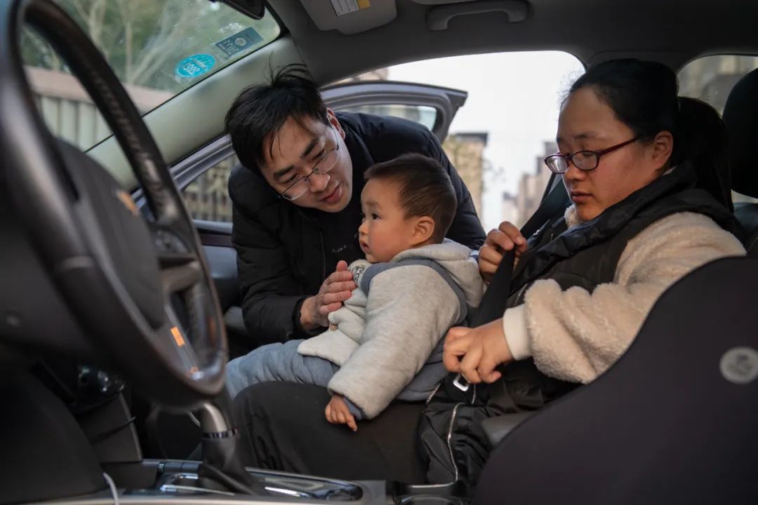 大学生求职时不应该以薪资为重,大学生求职时应不应该以薪水为重