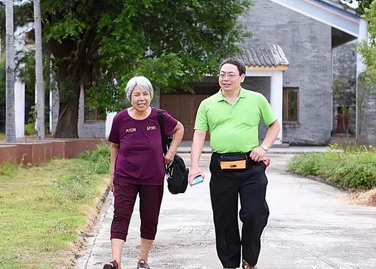 台湾老人回大陆认亲80岁儿子,台湾老人回大陆认亲视频