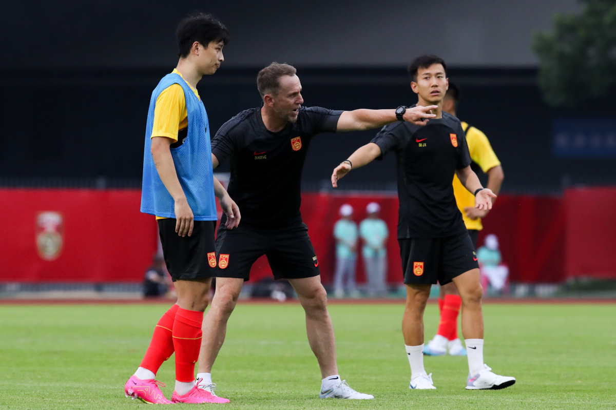 杨晨带领国足u17队员水平,范志毅董路杨晨李瑞峰