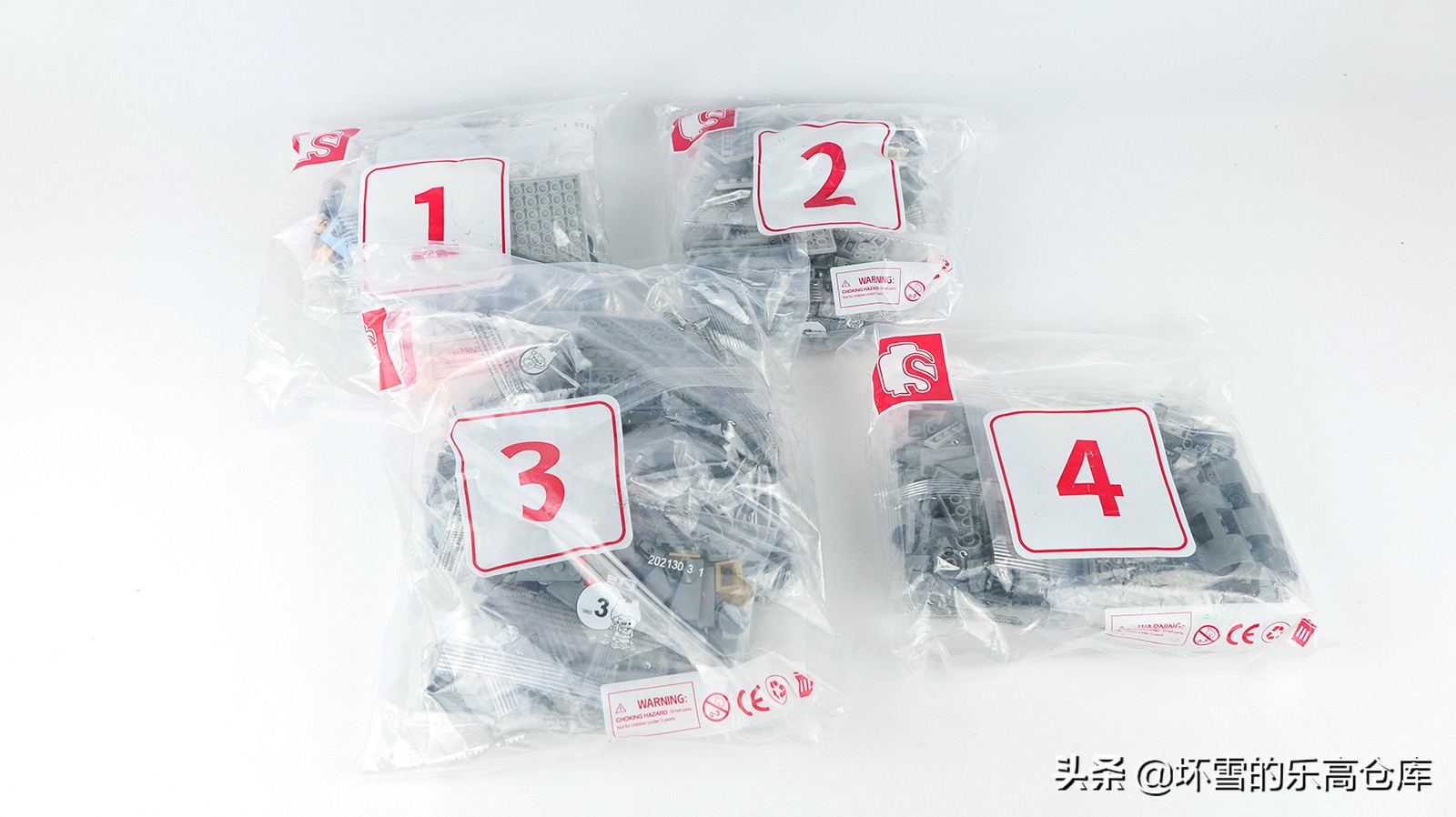 森宝积木6800a拼装视频,胖妞100个积木拼一个超大的机器人