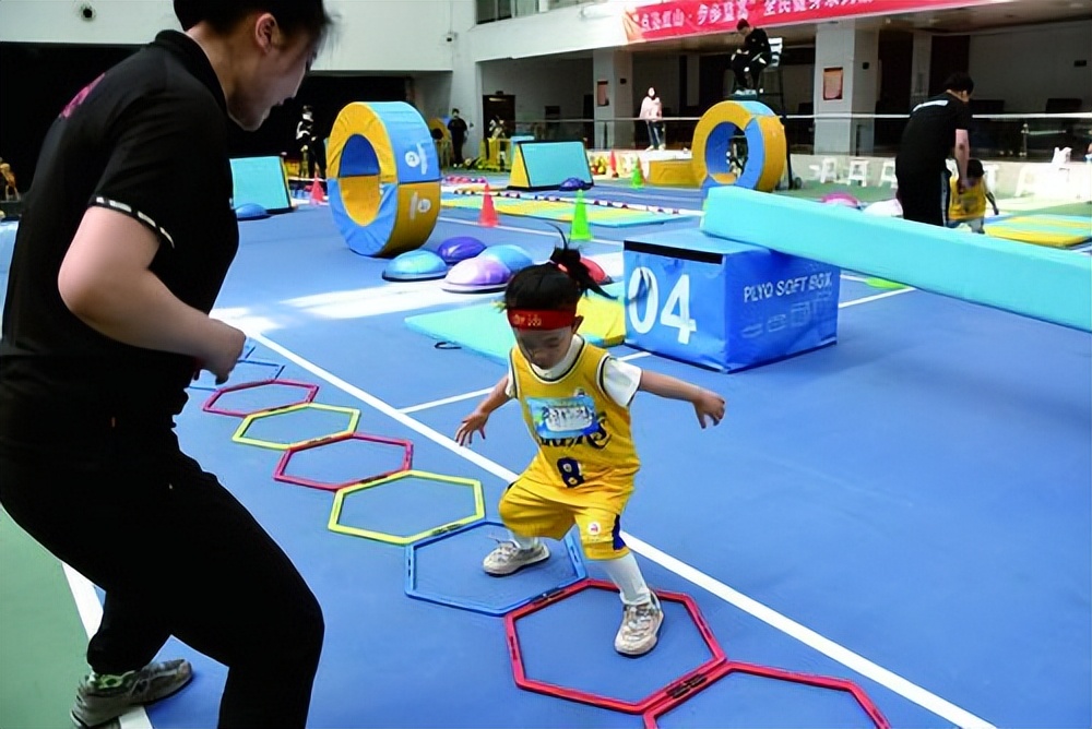 赤峰青少年摔跤比赛,赤峰搏击比赛儿童